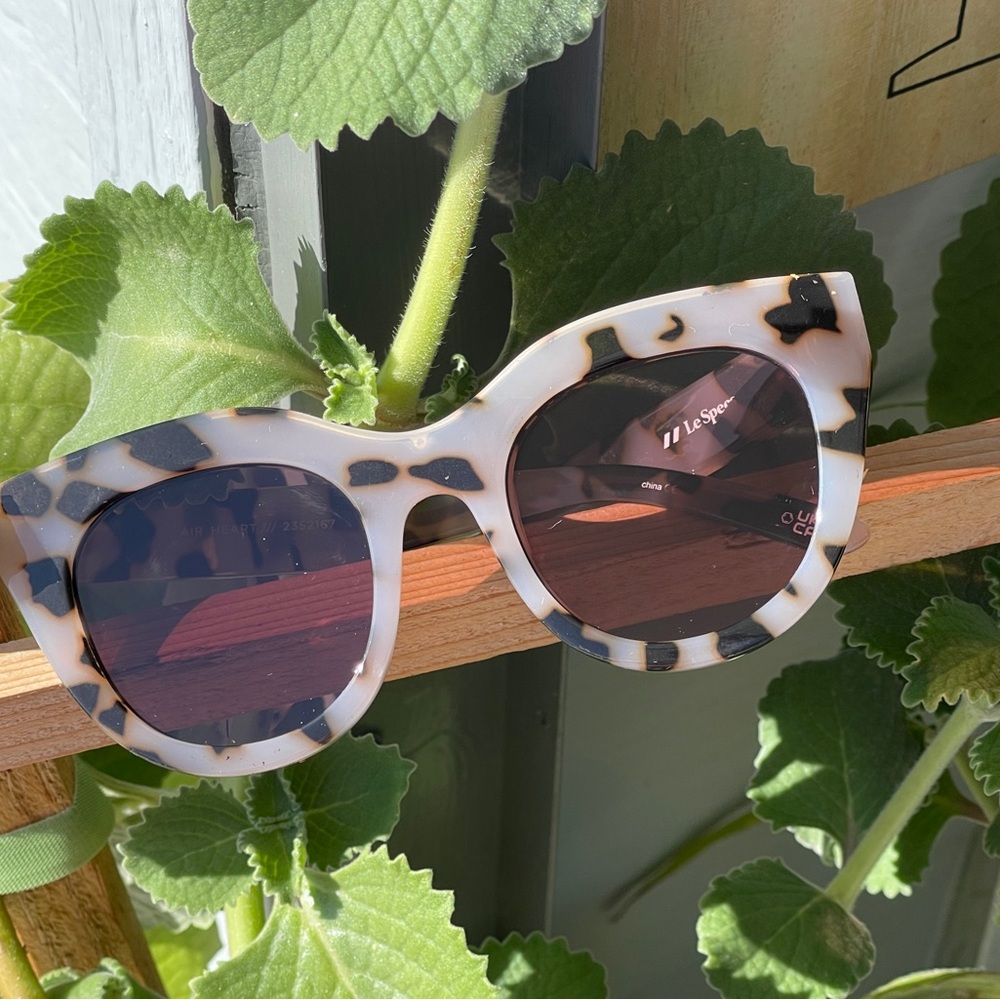 **SOLD** Le Specs Air Heart Sunglasses In Cookie Tort Unisex - Picture 11 of 16